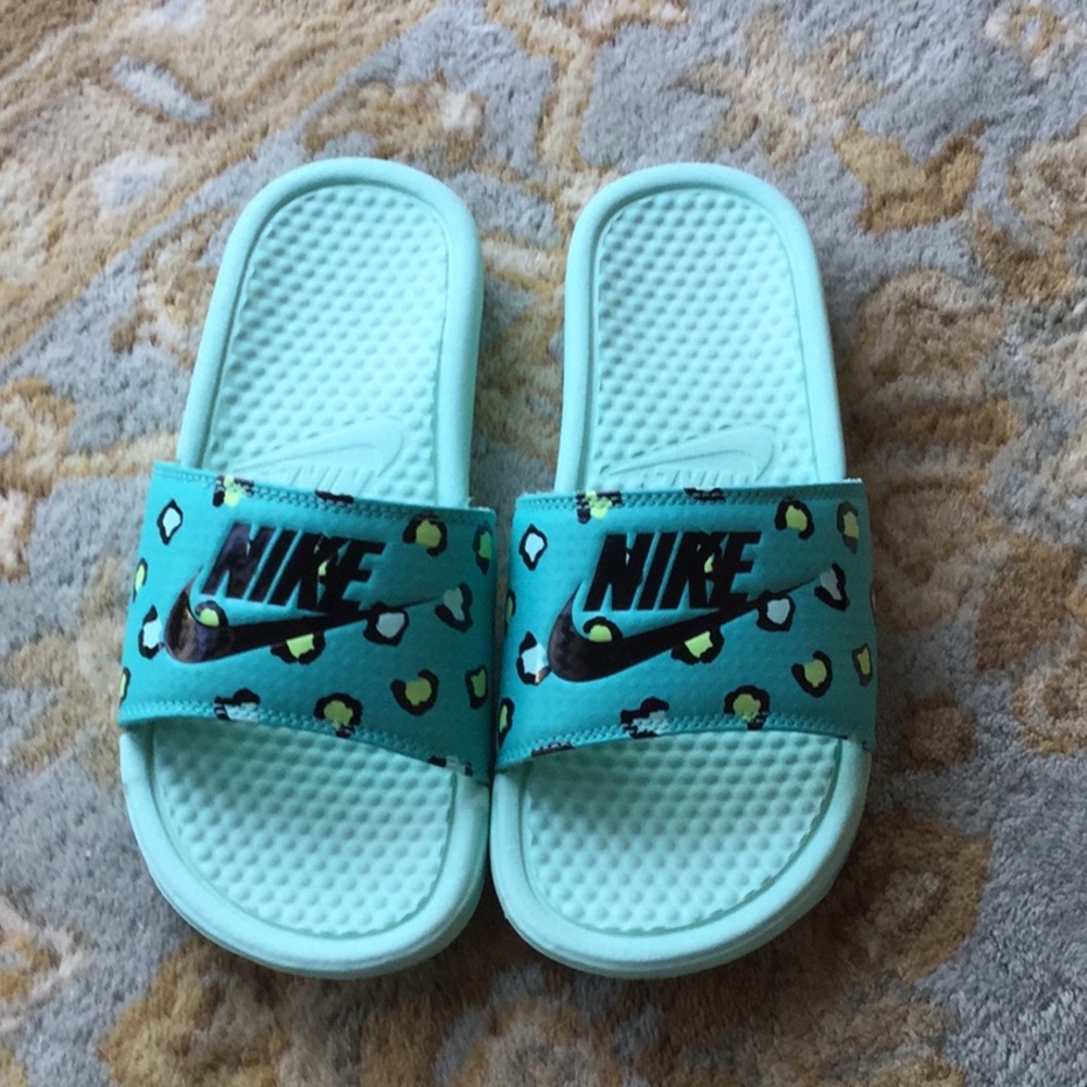 Nike slides